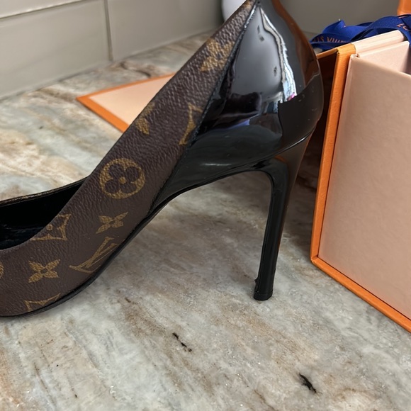 Used Luis vuitton pumps - Picture 4 of 12